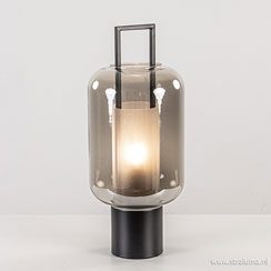 Chinese Procelain | palet on the core | Moderne tafellamp Arturos met smoke glas Chinese Procelain | palet on the core | Moderne tafellamp Arturos met smoke glas